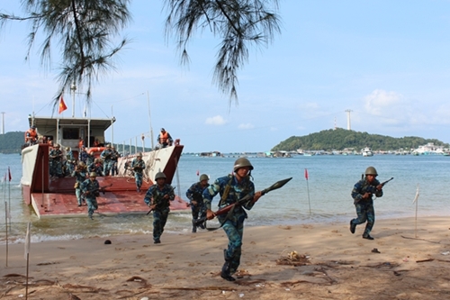 Bộ Quốc phòng trả lời cử tri tỉnh Bình Thuận kiến nghị tăng cường bảo đảm an ninh trật tự và bảo vệ biển, đảo